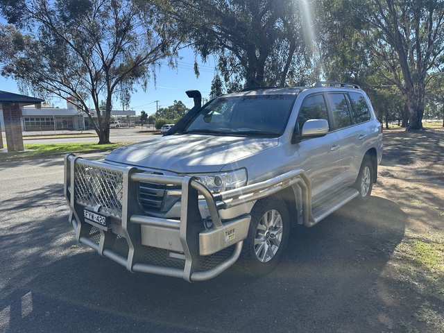 2020 Toyota Landcruiser - Image 3