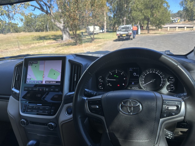 2020 Toyota Landcruiser - Image 9