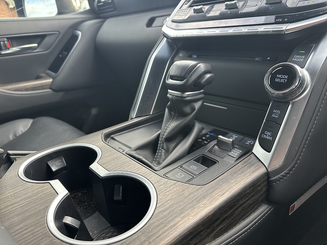 2022 Toyota Landcruiser - Image 6