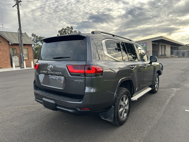 2022 Toyota Landcruiser - Image 8