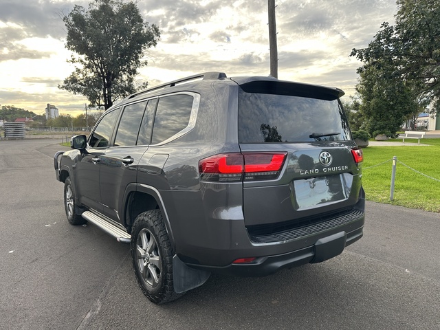 2022 Toyota Landcruiser - Image 9