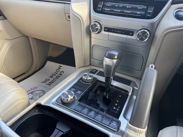 2020 Toyota LandCruiser - Image 8